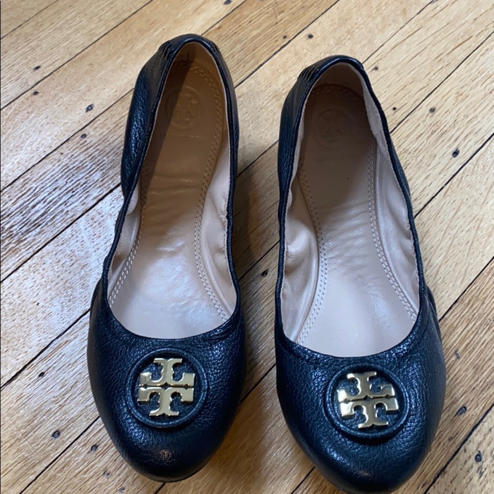 Tory Burch size 9.5 black stretchy flats